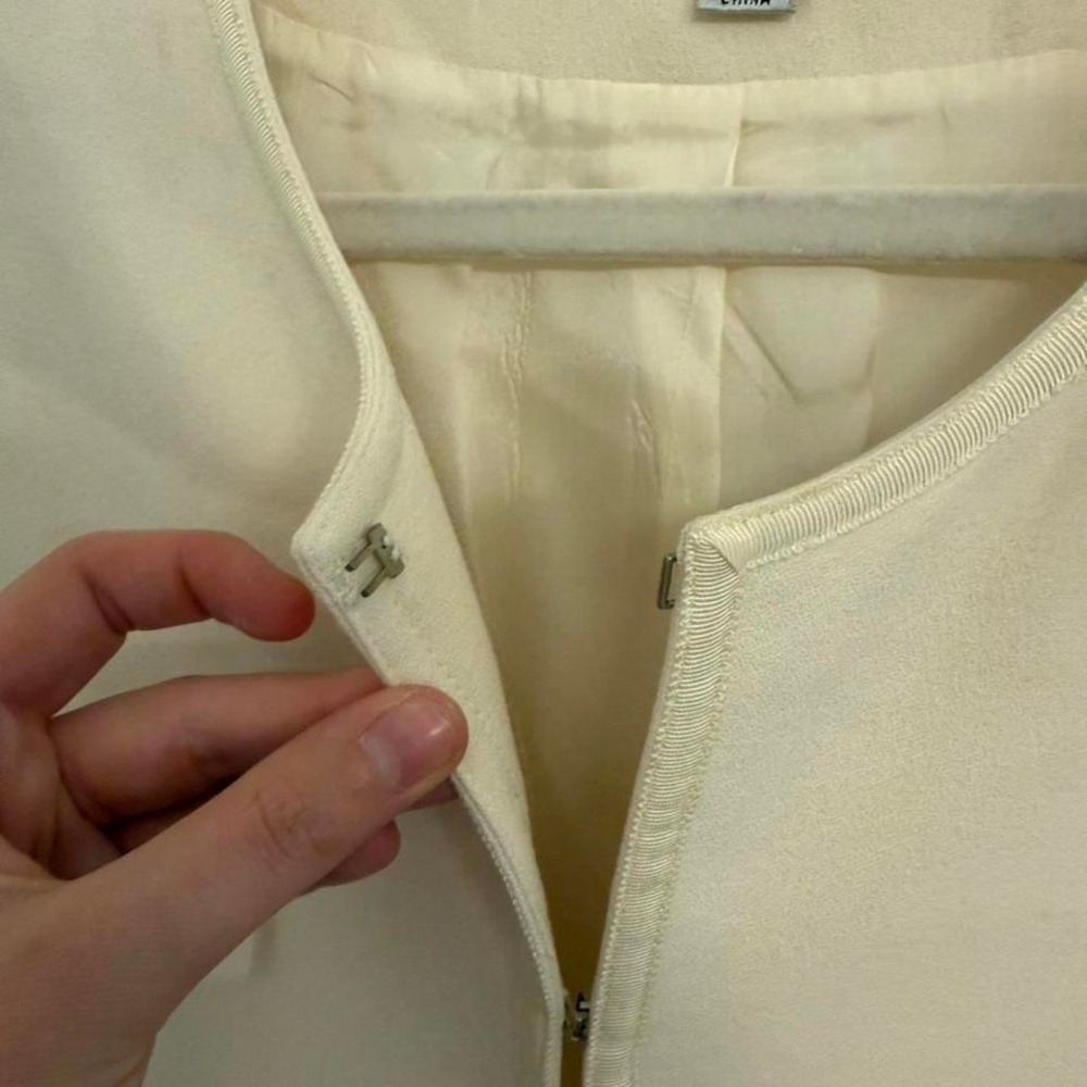 Elie Tahari cream pearl button midi‎ coat - Picture 4 of 8